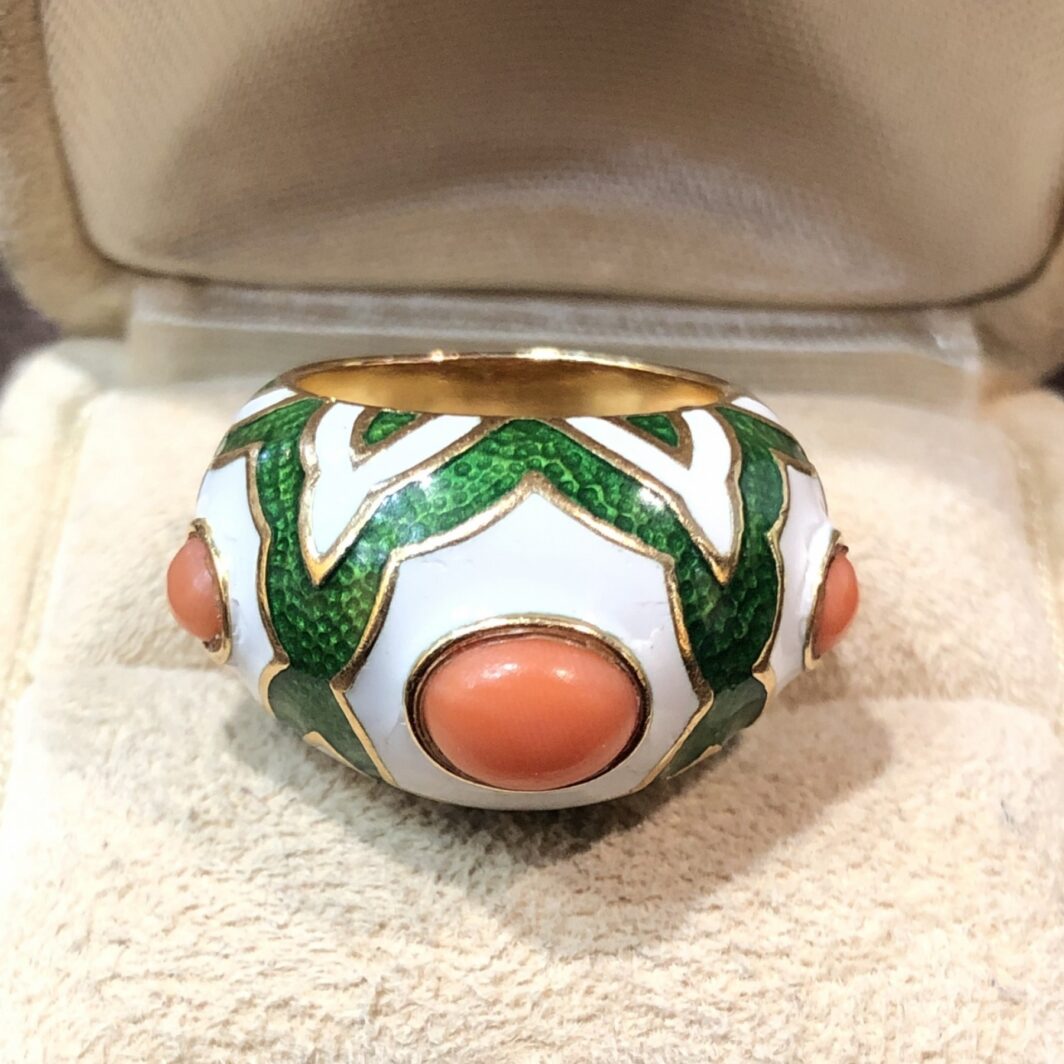 Van Cleef & Arpels 1970 bague email et corail – Image 2