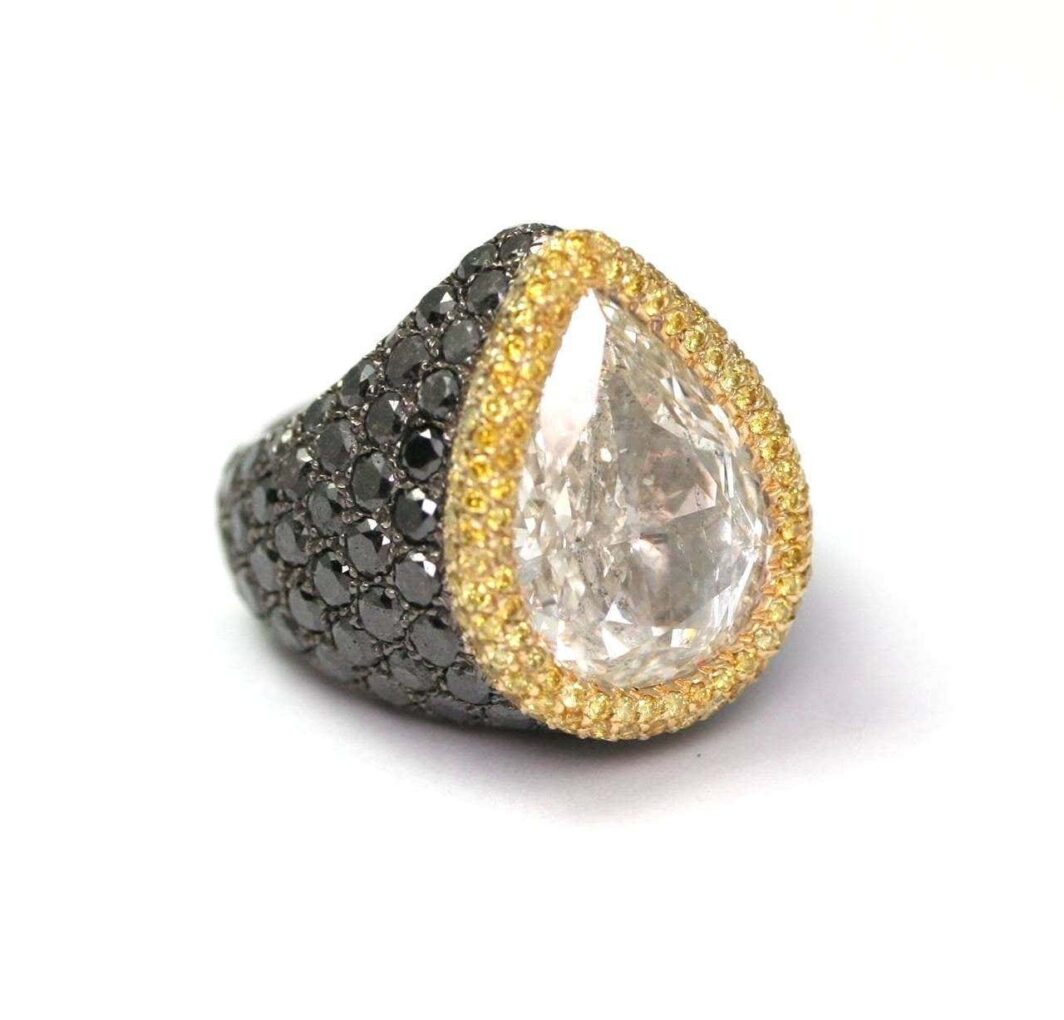 RING De Grisogono 10.85 Carats Diamond Pear white gold fancy yellow and black - Image 4