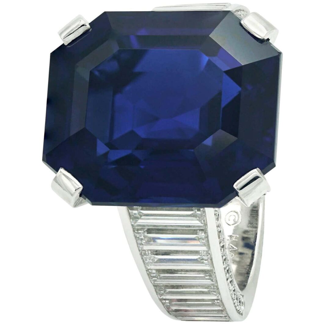 Cartier Ring Royal Blue Sapphire Emerald Cut and Diamonds Baguettes - Image 2
