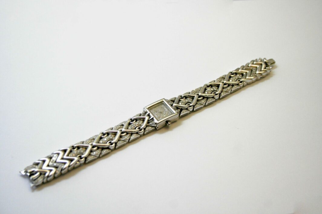 Bvlgari Trika Diamonds Watch - Image 8