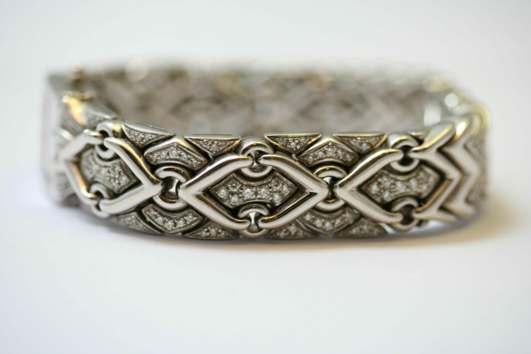 Bvlgari Trika Diamonds Watch - Image 9