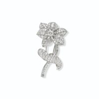 Broche fleur Cartier en or blanc pavée de diamants – Image 2